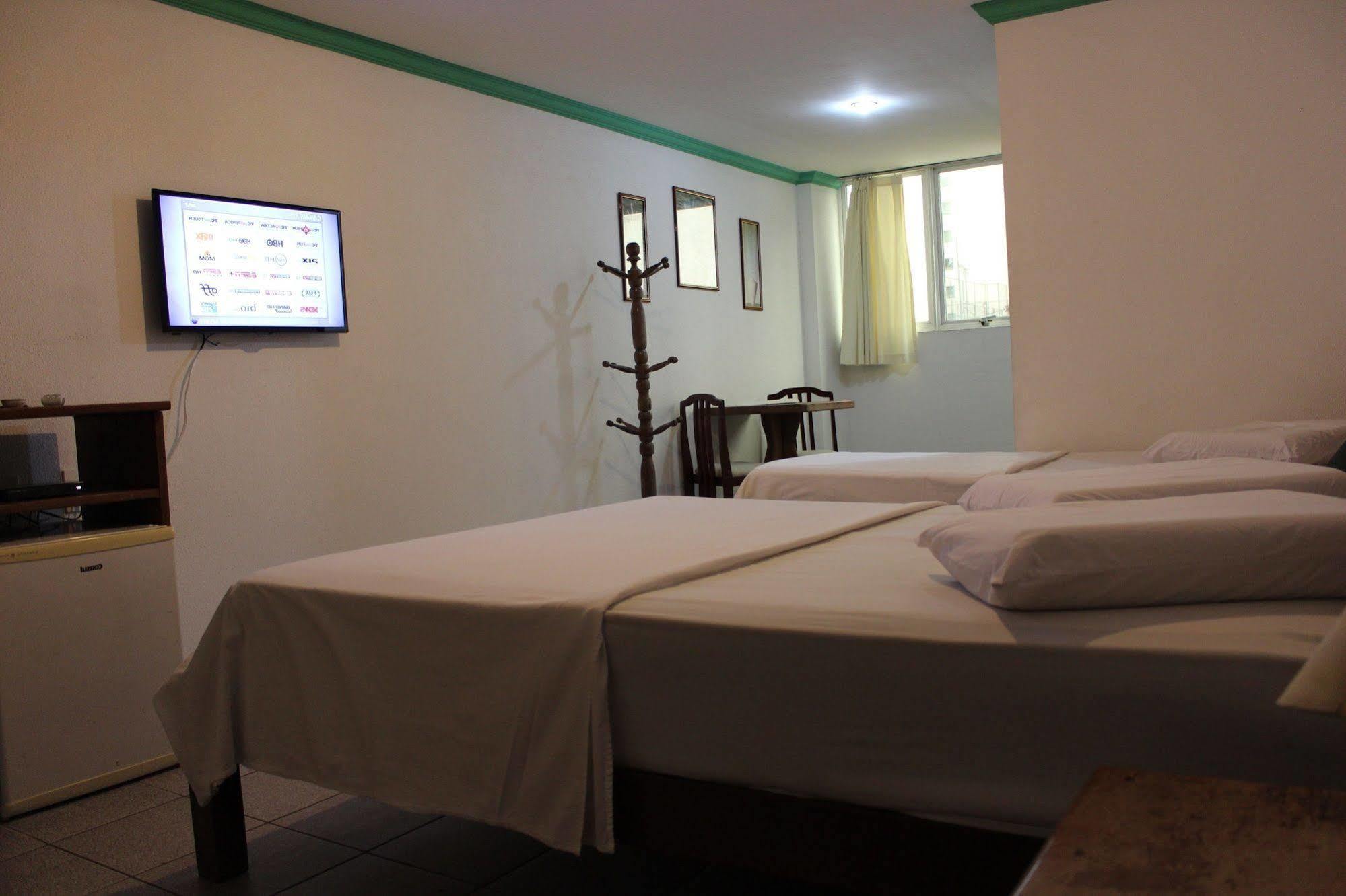 Hotel Pousada Da Praca 자보아탕 두스 구아라라페스 외부 사진