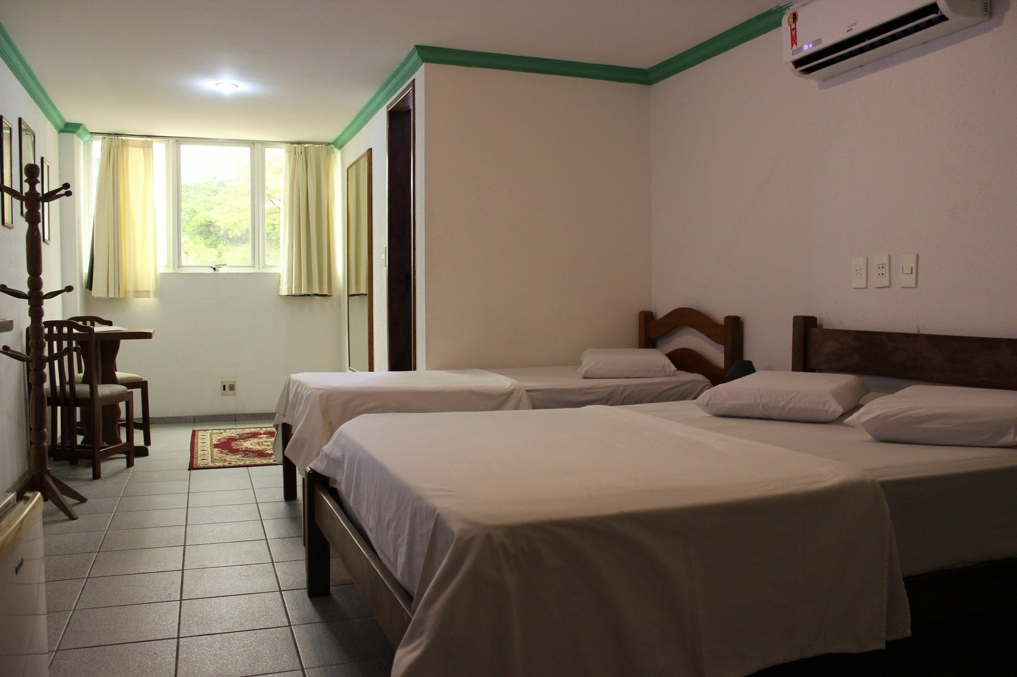 Hotel Pousada Da Praca 자보아탕 두스 구아라라페스 외부 사진